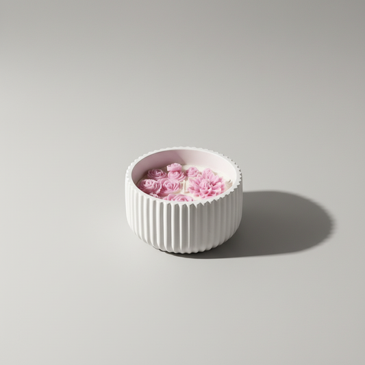 Rosentraum Kerze – Handgefertigte Kerze mit Rosendeko | JenniferStock Kerzenmanufaktur