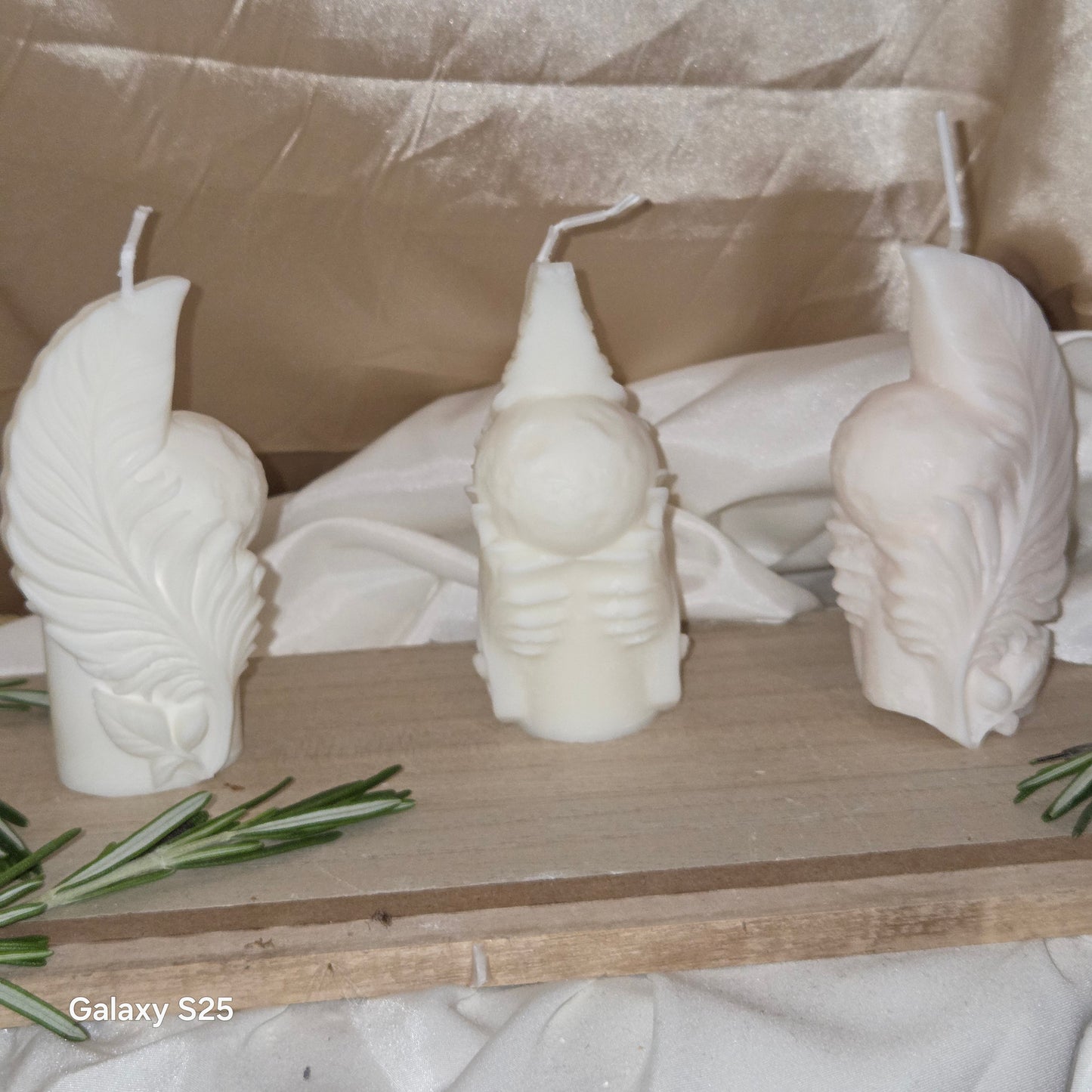 Pluma y Luna – Handgefertigte Skulpturenkerze