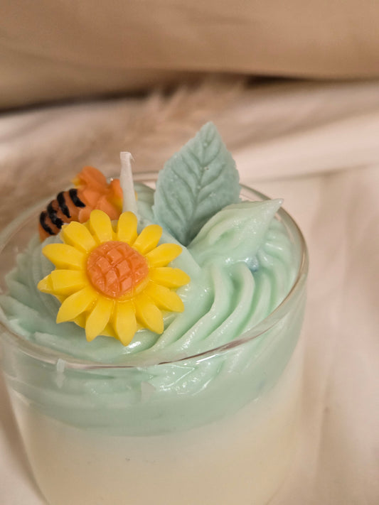 Frühlingserwachen Kerze – Handgefertigte Kerze im Frühlingslook | JenniferStock Kerzenmanufaktur